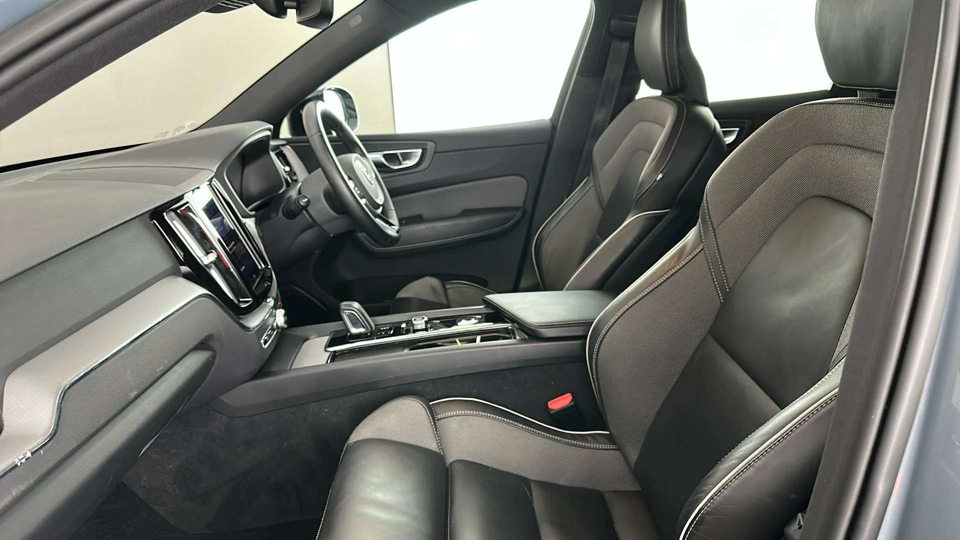 2022 VOLVO XC60 2022 VOLVO XC60