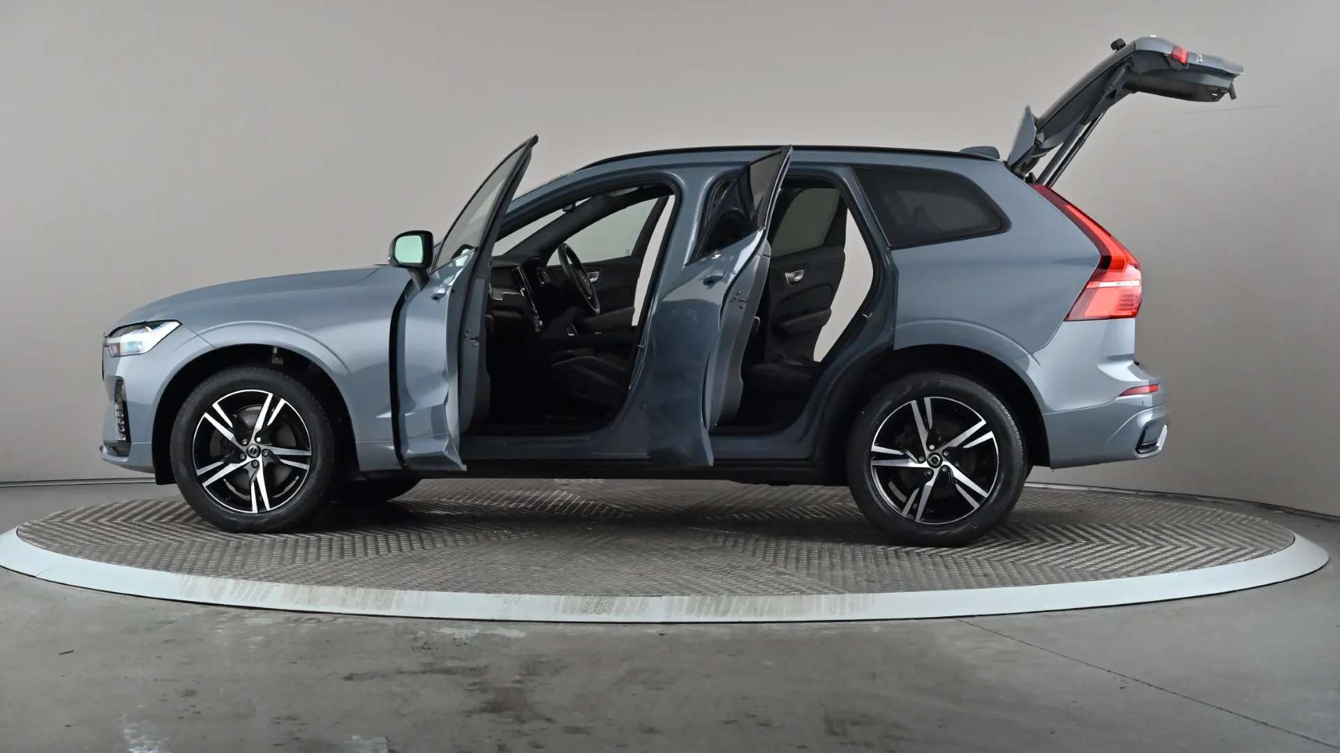 2022 VOLVO XC60 2022 VOLVO XC60