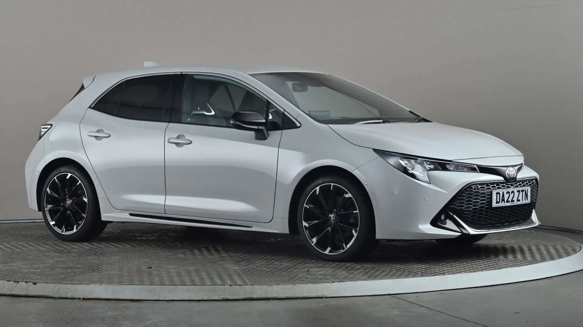 A 2022 TOYOTA COROLLA 2.0 VVT-i Hybrid GR Sport CVT A 2022 TOYOTA COROLLA 2.0 VVT-i Hybrid GR Sport CVT