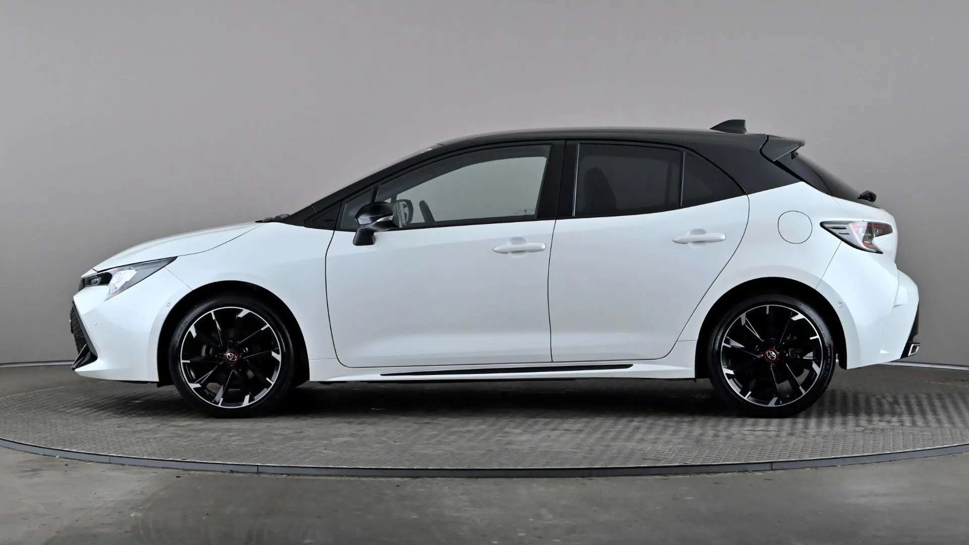 A 2022 TOYOTA COROLLA 1.8 VVT-i Hybrid GR Sport CVT A 2022 TOYOTA COROLLA 1.8 VVT-i Hybrid GR Sport CVT