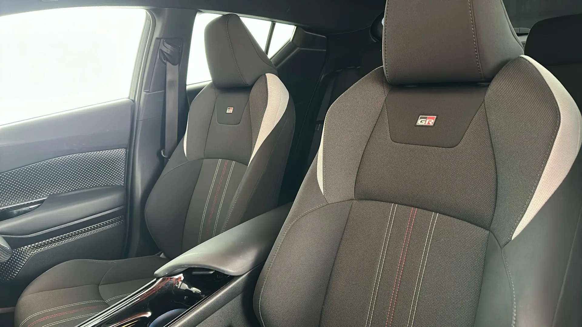 2023 TOYOTA C-HR 2023 TOYOTA C-HR