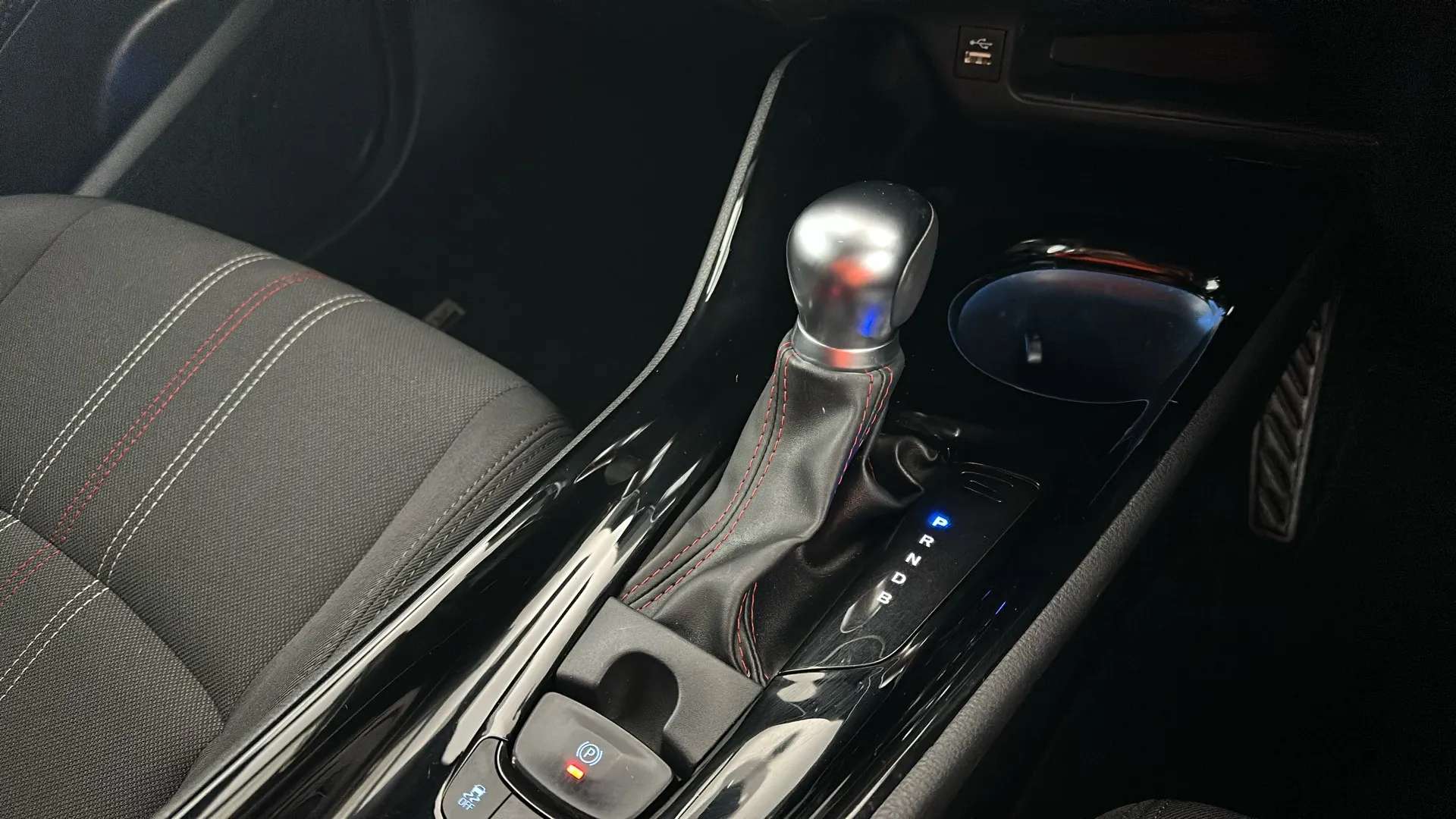 2023 TOYOTA C-HR 2023 TOYOTA C-HR