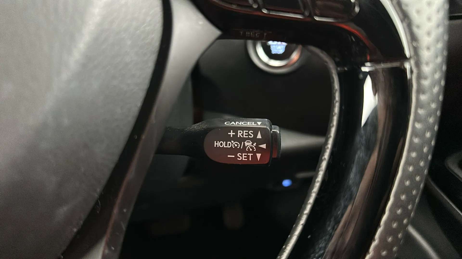 2023 TOYOTA C-HR 2023 TOYOTA C-HR