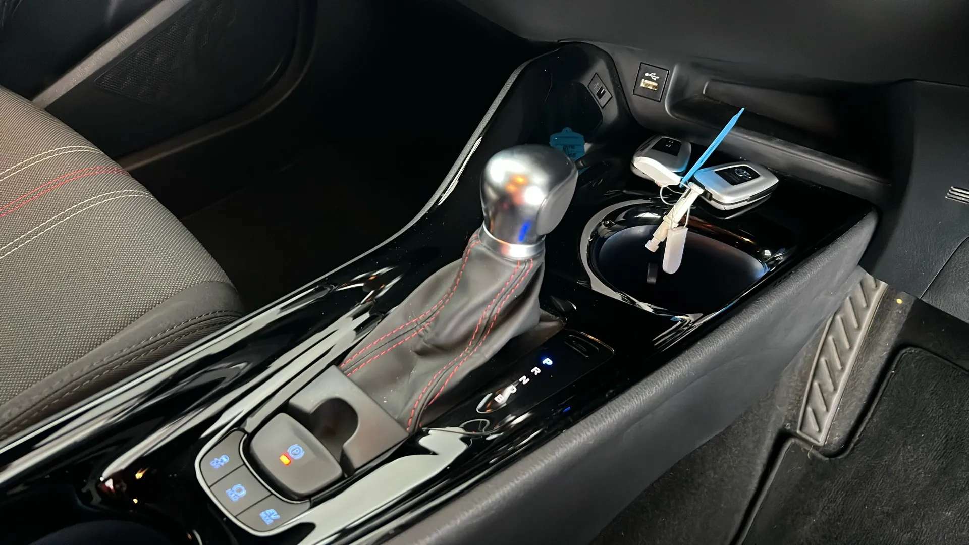 2022 TOYOTA C-HR 2022 TOYOTA C-HR