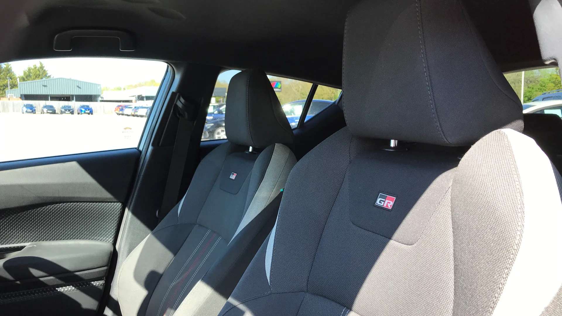 2023 TOYOTA C-HR 2023 TOYOTA C-HR