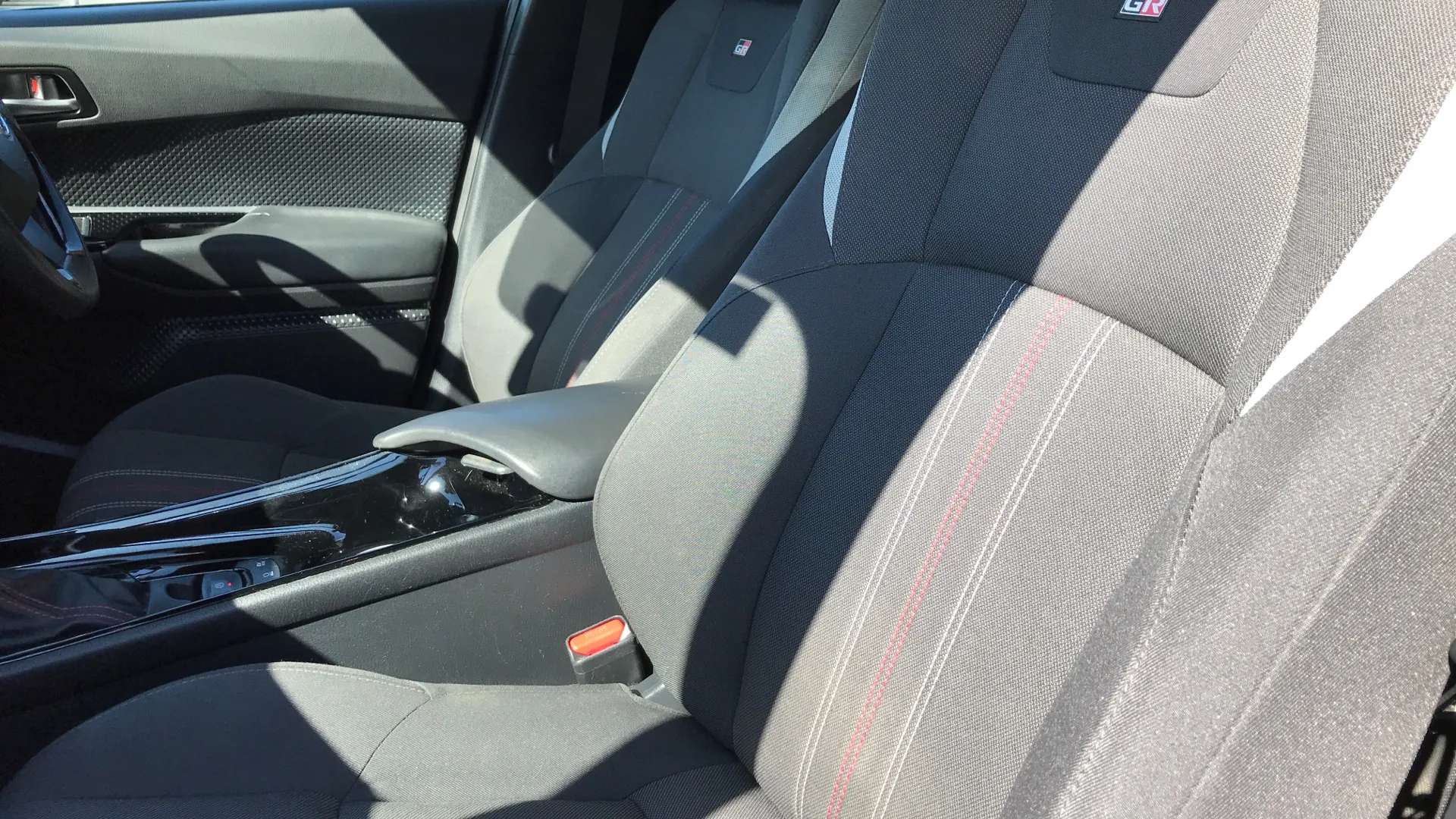 2023 TOYOTA C-HR 2023 TOYOTA C-HR