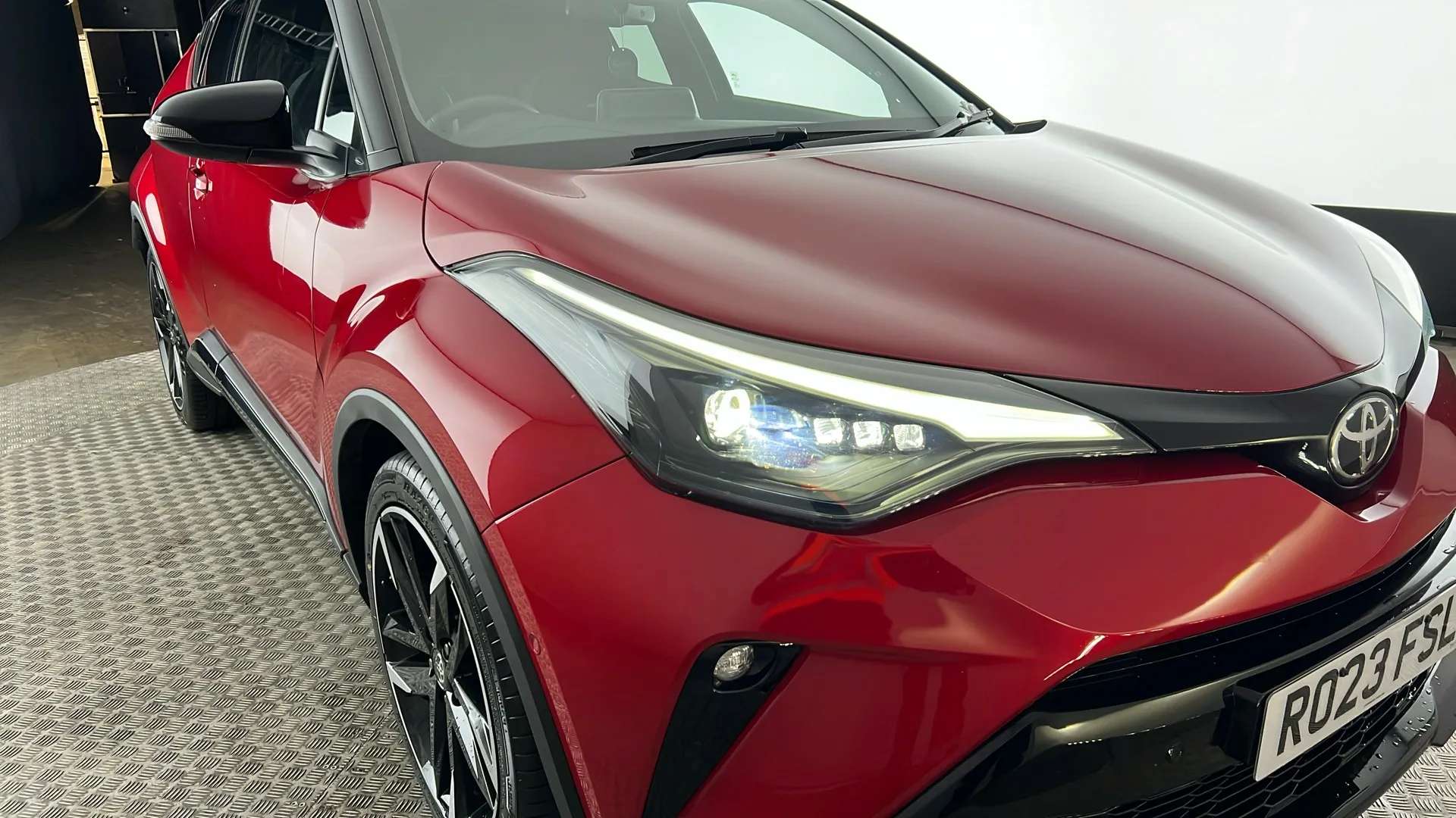 2023 TOYOTA C-HR 2023 TOYOTA C-HR