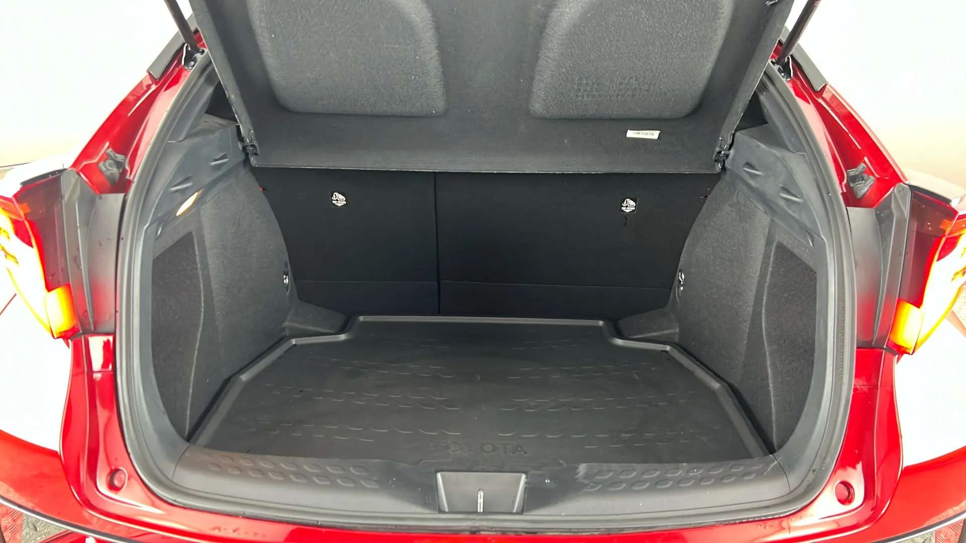 2023 TOYOTA C-HR 2023 TOYOTA C-HR