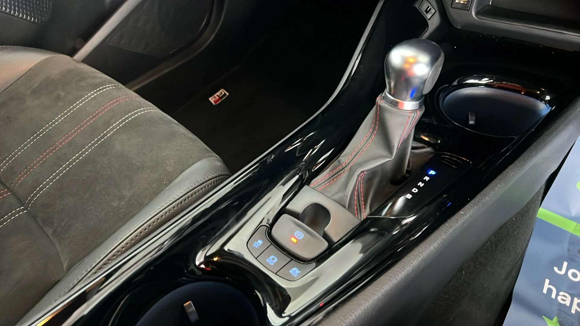 2023 TOYOTA C-HR 2023 TOYOTA C-HR