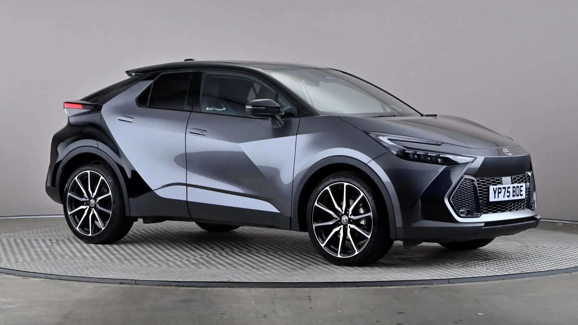 A 2025 TOYOTA C-HR 2.0 Hybrid GR Sport CVT A 2025 TOYOTA C-HR 2.0 Hybrid GR Sport CVT