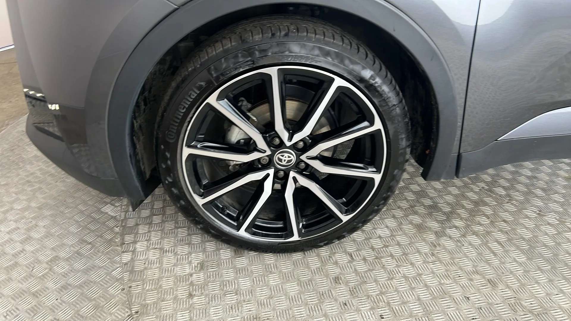 2025 TOYOTA C-HR 2025 TOYOTA C-HR