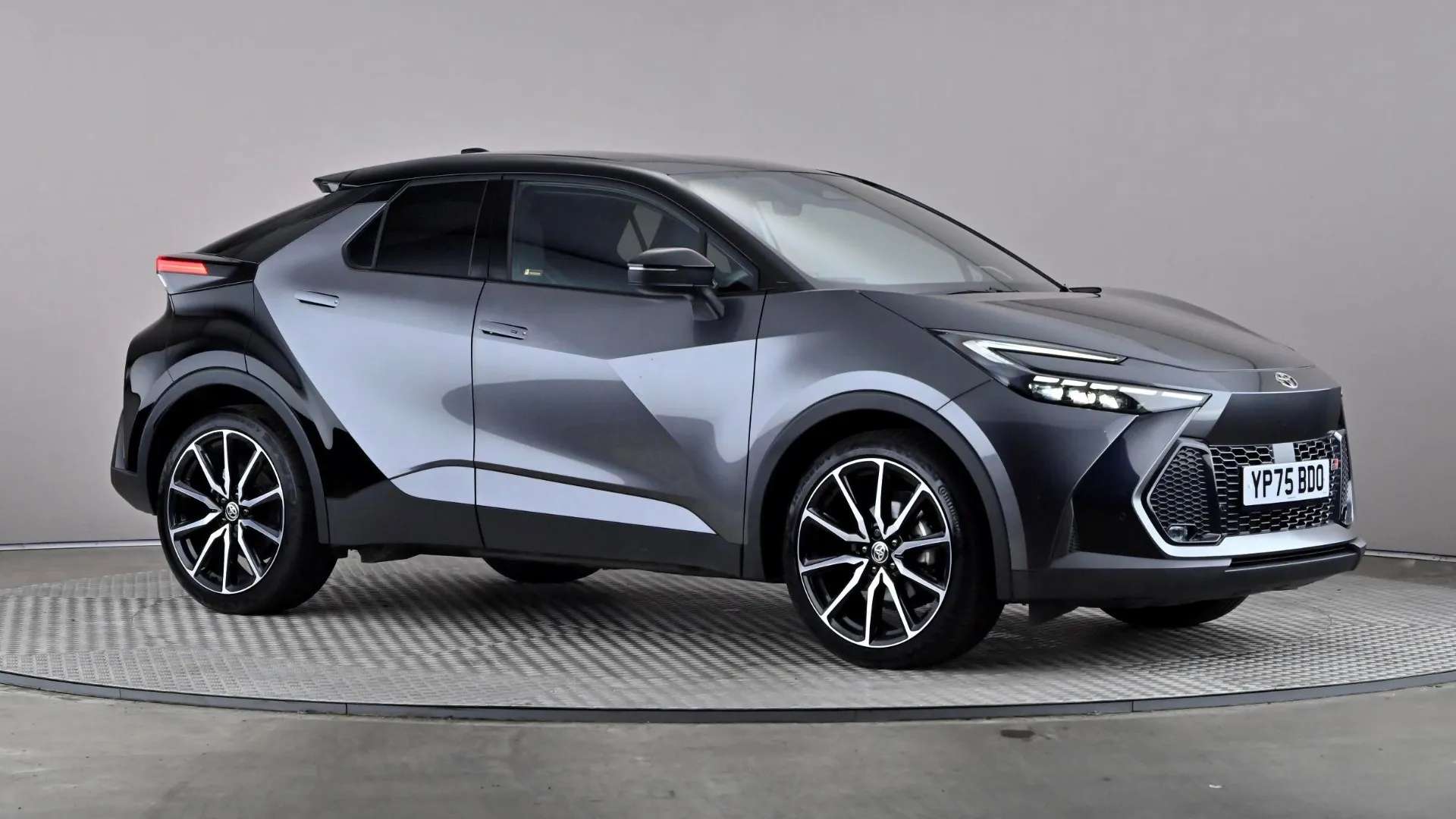 A 2025 TOYOTA C-HR 2.0 Hybrid GR Sport CVT A 2025 TOYOTA C-HR 2.0 Hybrid GR Sport CVT