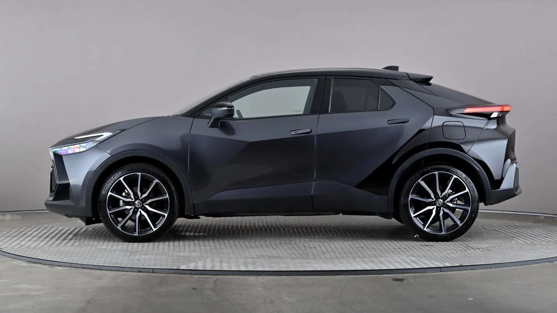 A 2025 TOYOTA C-HR 2.0 Hybrid GR Sport CVT A 2025 TOYOTA C-HR 2.0 Hybrid GR Sport CVT