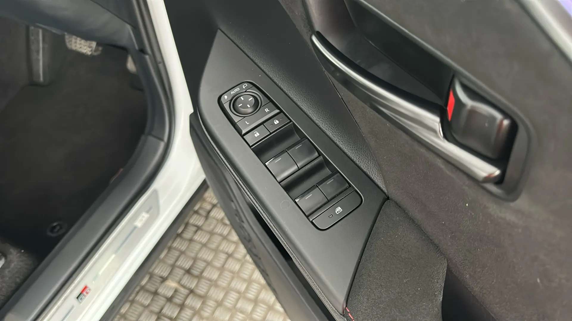 2025 TOYOTA C-HR 2025 TOYOTA C-HR