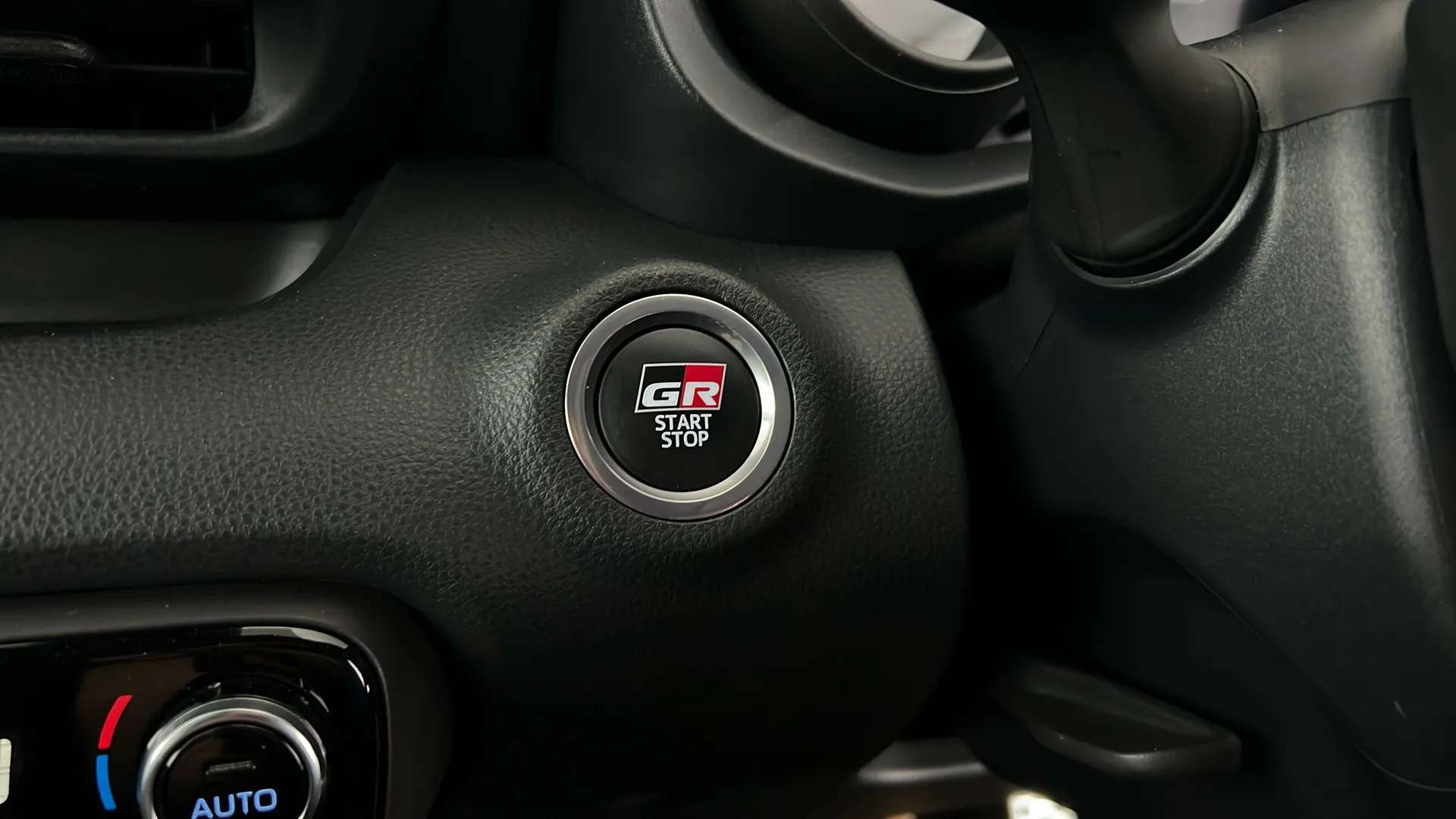 2023 TOYOTA YARIS 2023 TOYOTA YARIS