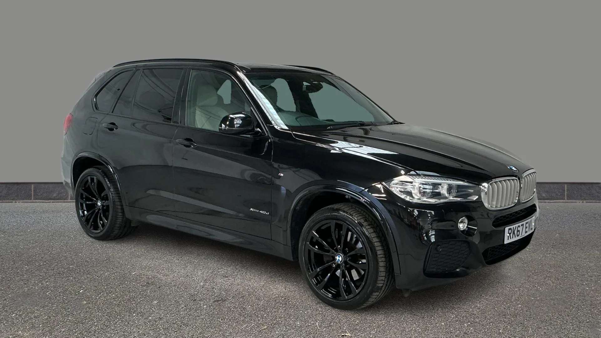 A 2017 BMW X5 xDrive40d M Sport Auto A 2017 BMW X5 xDrive40d M Sport Auto