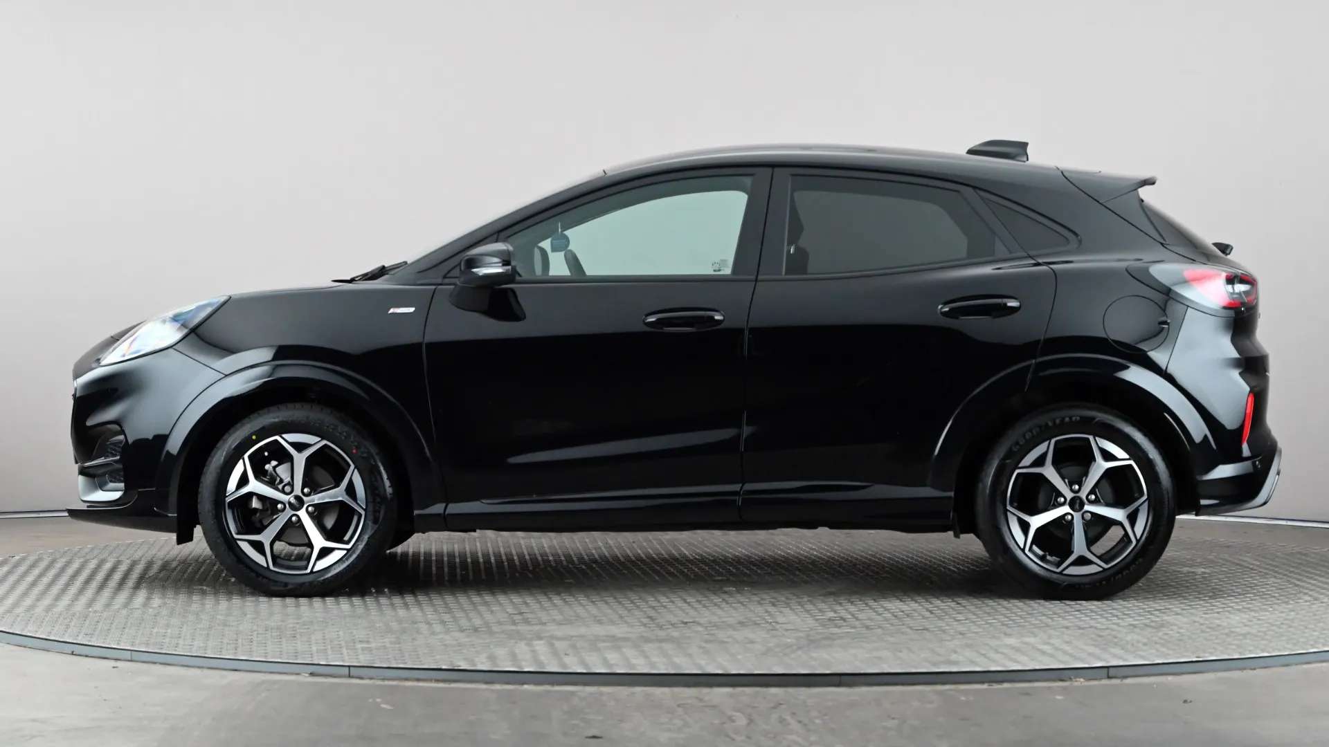 A 2025 FORD PUMA 1.0 EcoBoost Hybrid mHEV ST-Line A 2025 FORD PUMA 1.0 EcoBoost Hybrid mHEV ST-Line