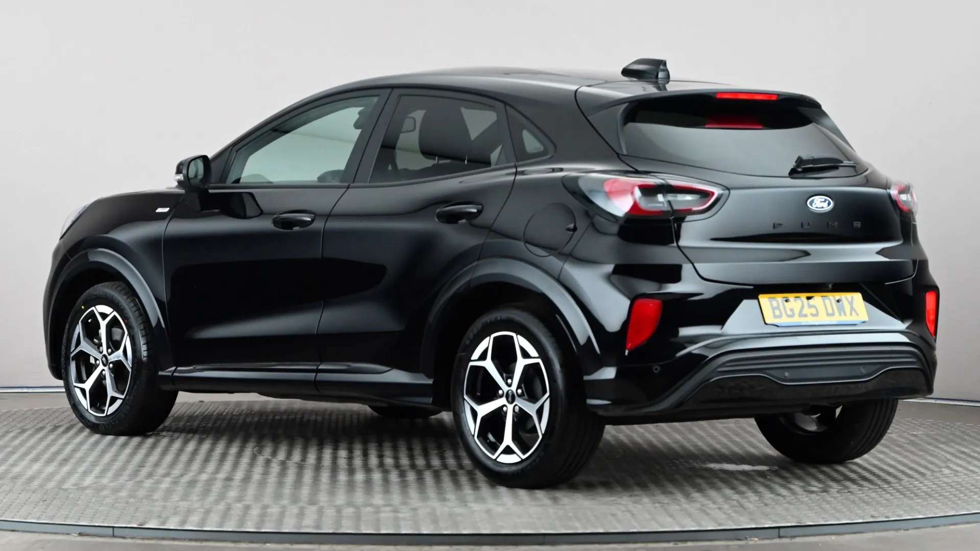 A 2025 FORD PUMA 1.0 EcoBoost Hybrid mHEV ST-Line A 2025 FORD PUMA 1.0 EcoBoost Hybrid mHEV ST-Line