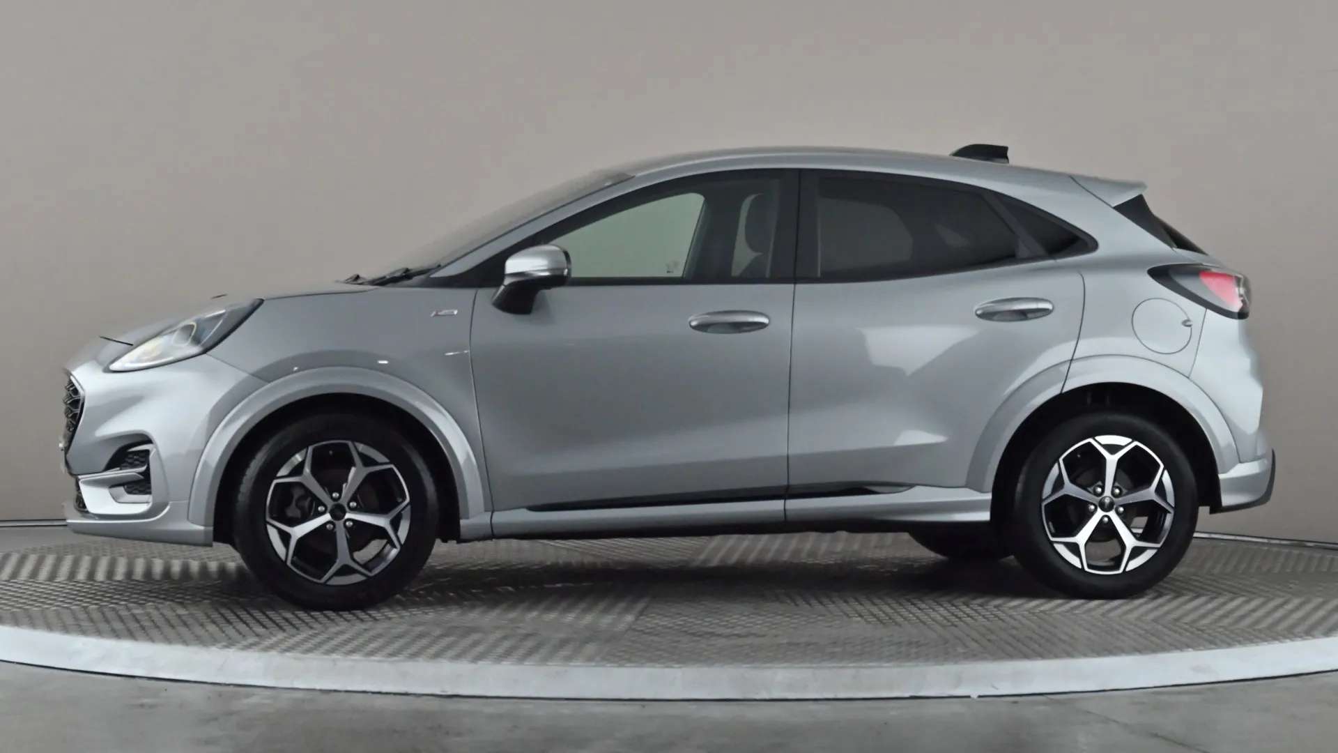 A 2025 FORD PUMA 1.0 EcoBoost Hybrid mHEV ST-Line A 2025 FORD PUMA 1.0 EcoBoost Hybrid mHEV ST-Line
