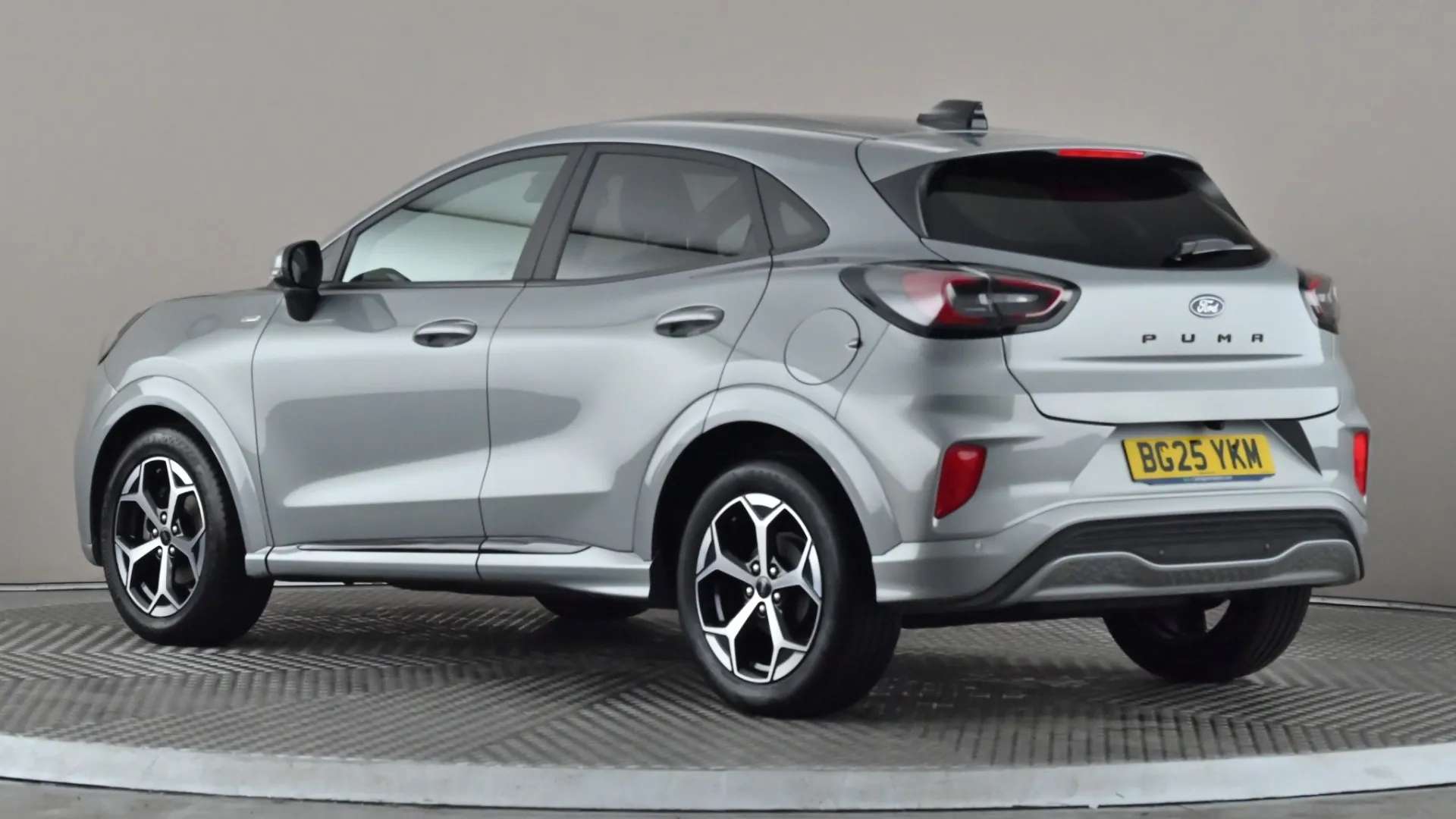 A 2025 FORD PUMA 1.0 EcoBoost Hybrid mHEV ST-Line A 2025 FORD PUMA 1.0 EcoBoost Hybrid mHEV ST-Line