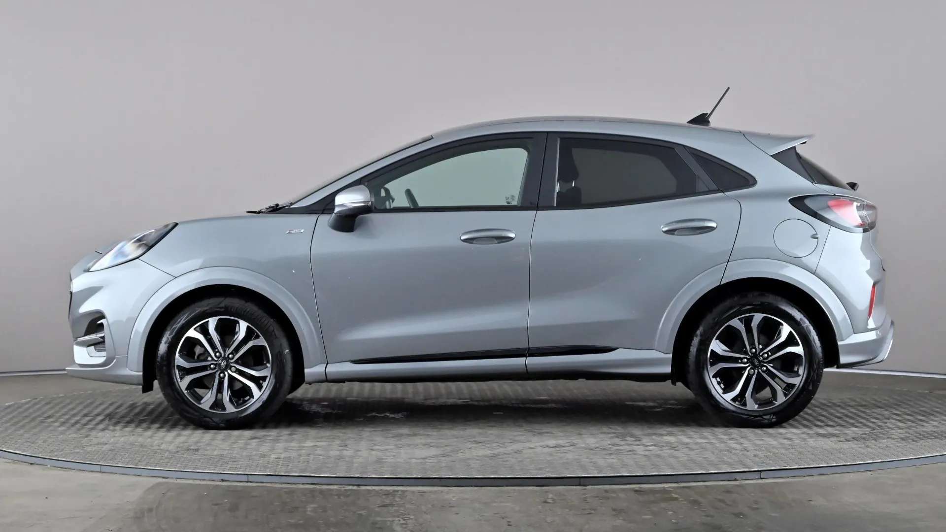 A 2024 FORD PUMA 1.0 EcoBoost Hybrid mHEV ST-Line A 2024 FORD PUMA 1.0 EcoBoost Hybrid mHEV ST-Line