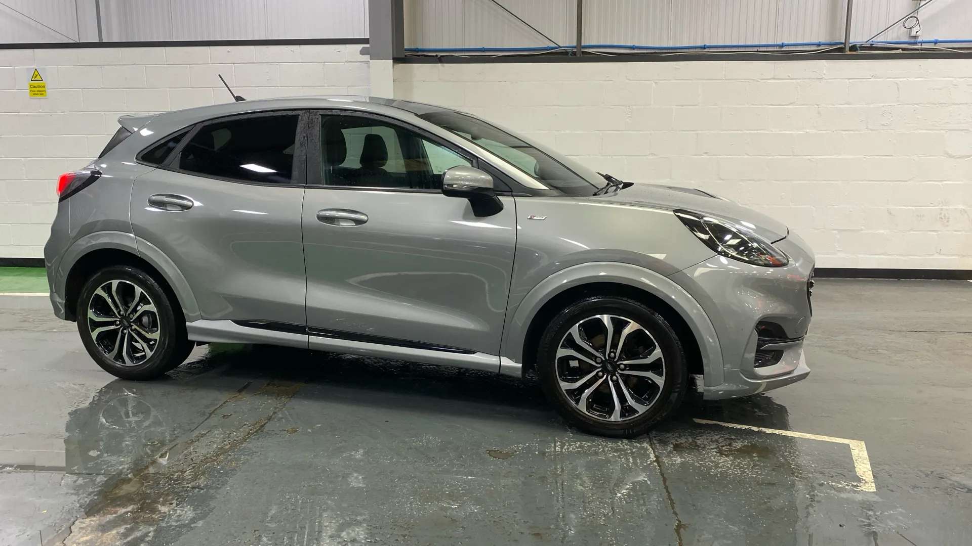 A 2020 FORD PUMA 1.0 EcoBoost Hybrid mHEV ST-Line A 2020 FORD PUMA 1.0 EcoBoost Hybrid mHEV ST-Line