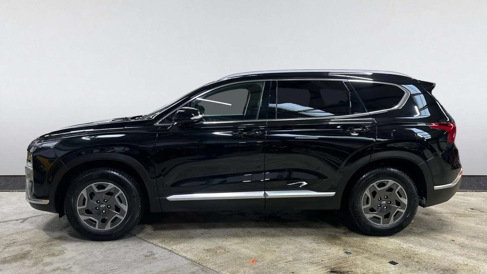 A 2022 HYUNDAI SANTA FE 1.6 TGDi Hybrid Premium Auto A 2022 HYUNDAI SANTA FE 1.6 TGDi Hybrid Premium Auto