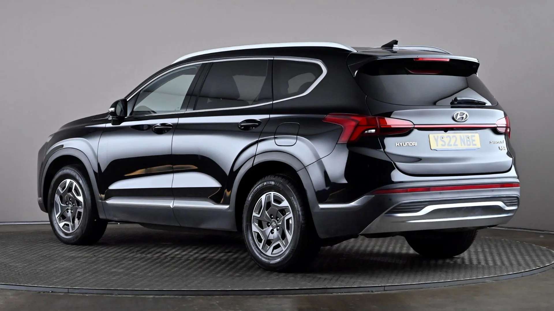 A 2022 HYUNDAI SANTA FE 1.6 TGDi Hybrid Premium Auto A 2022 HYUNDAI SANTA FE 1.6 TGDi Hybrid Premium Auto