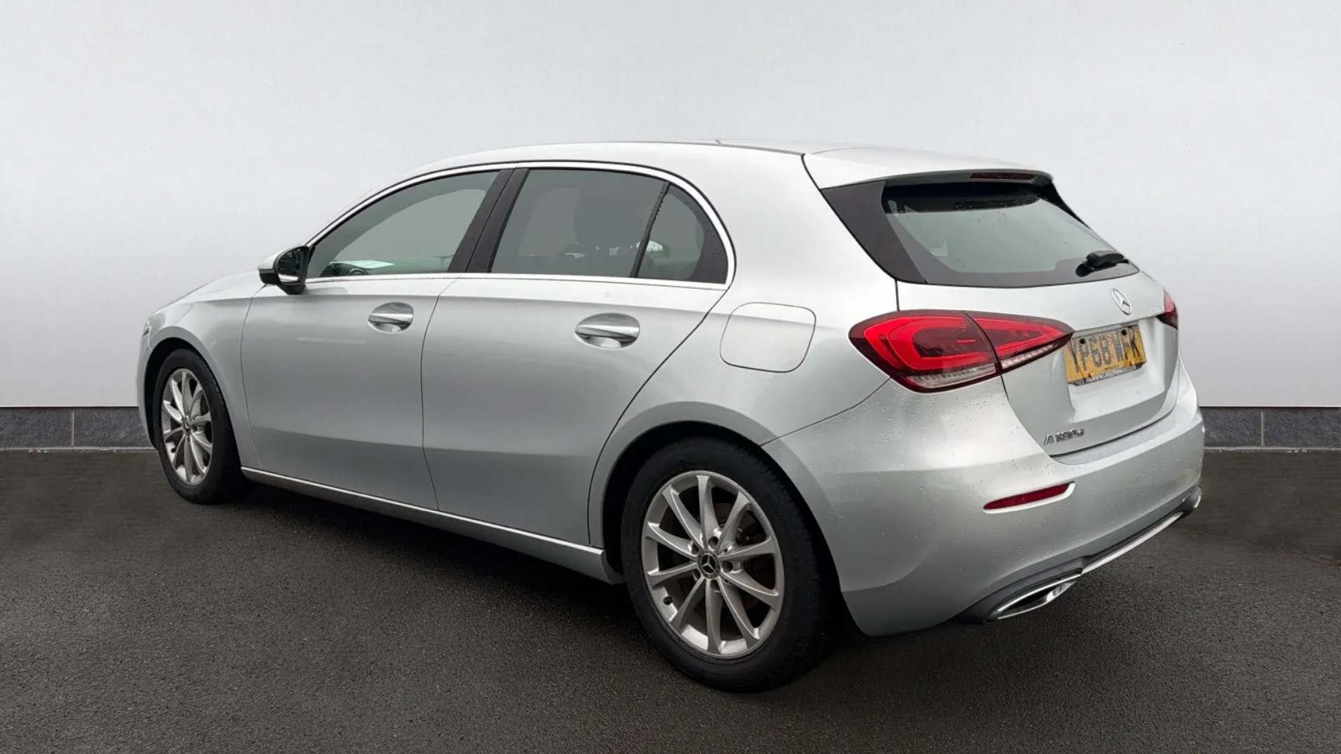 A 2018 MERCEDES-BENZ A CLASS A180d Sport Auto A 2018 MERCEDES-BENZ A CLASS A180d Sport Auto