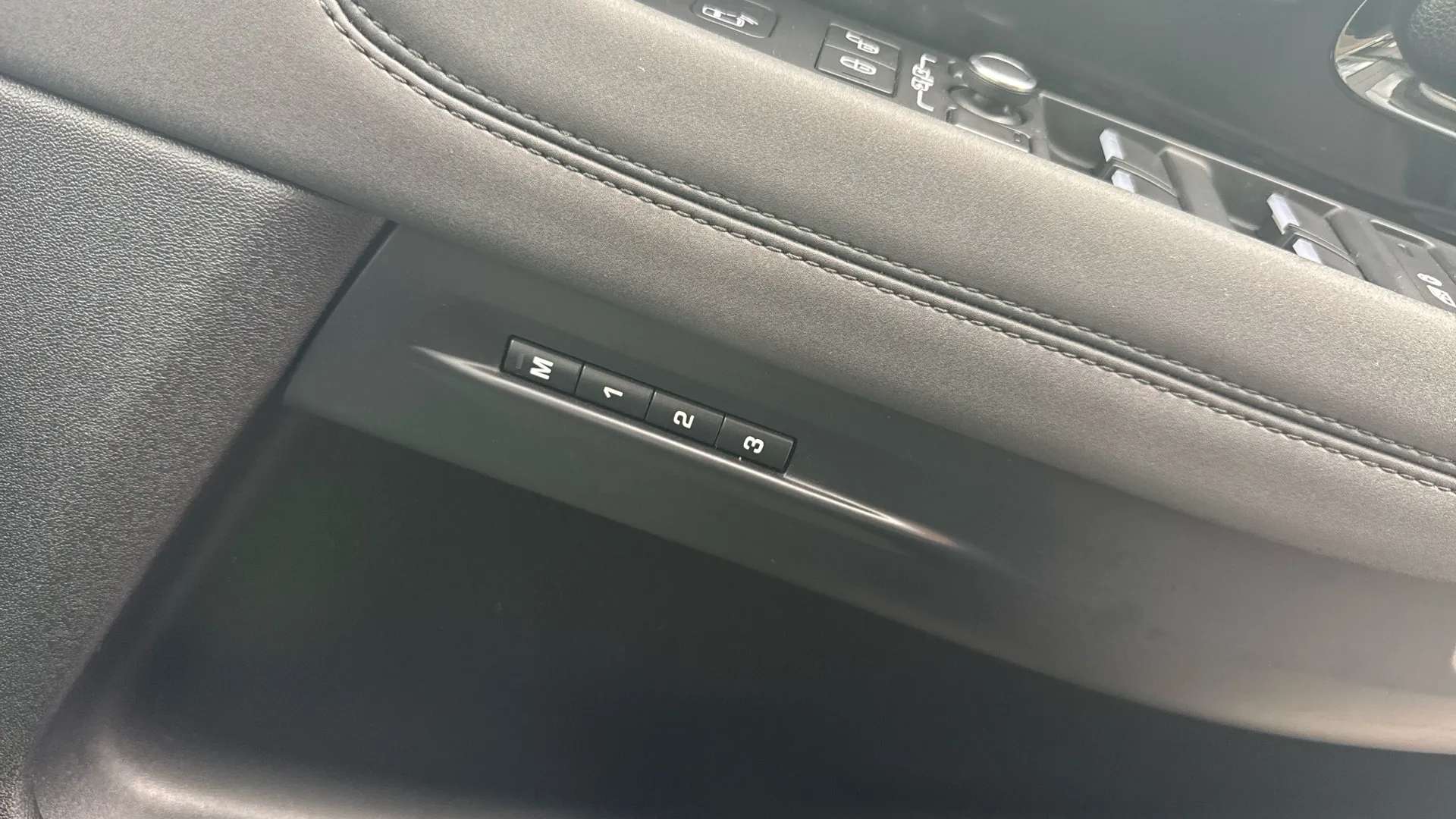 2019 LAND ROVER RANGE ROVER EVOQUE 2019 LAND ROVER RANGE ROVER EVOQUE