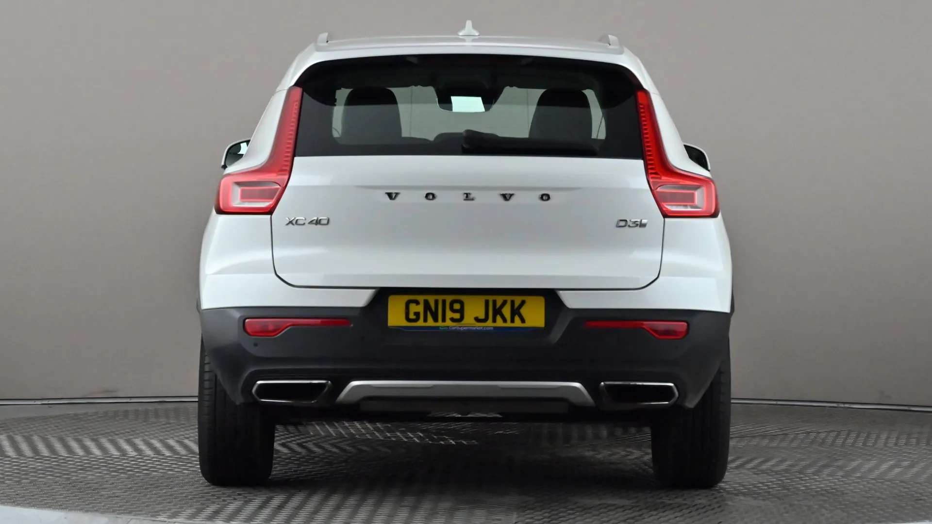 2019 VOLVO XC40 2019 VOLVO XC40