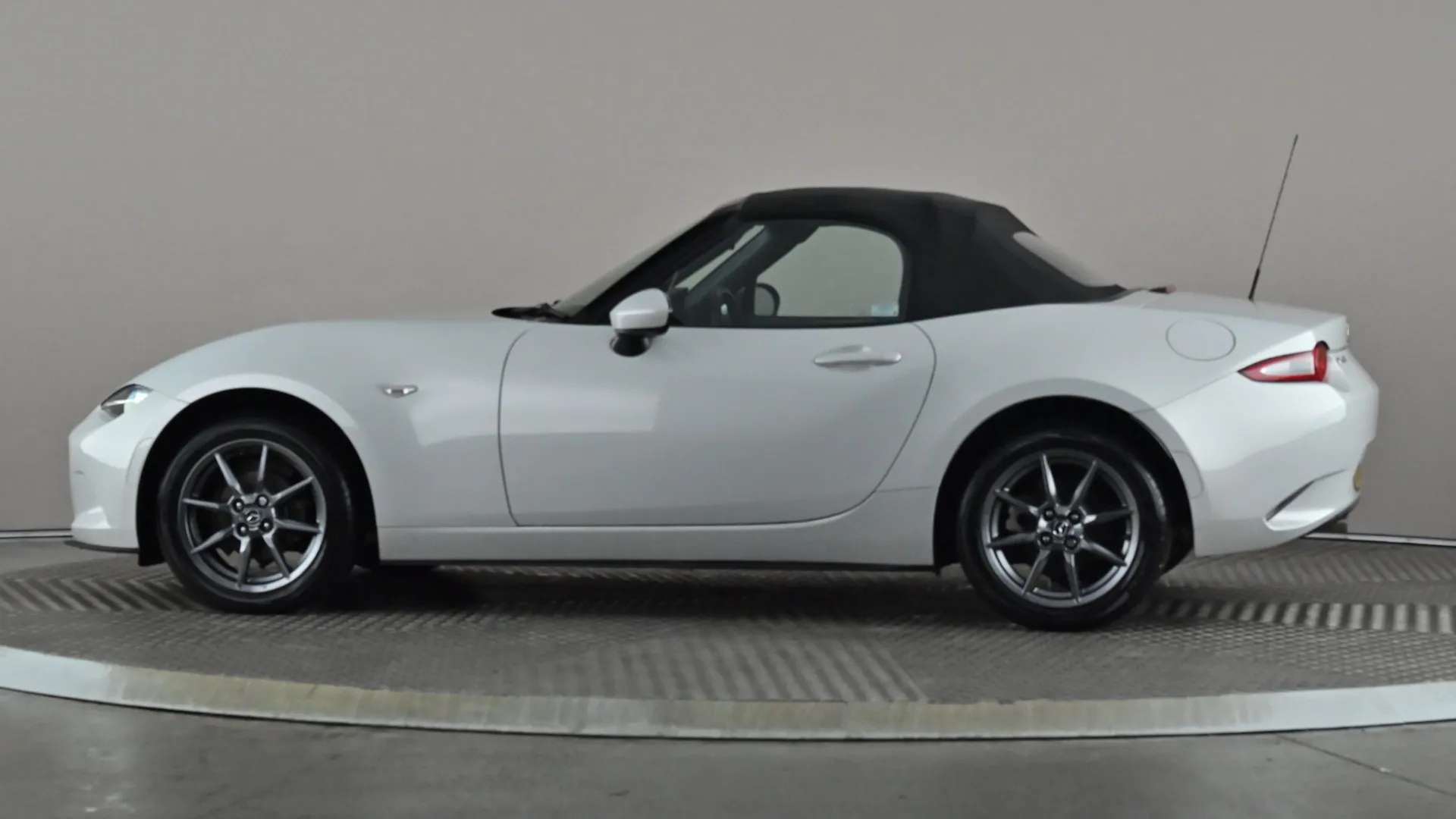 2018 MAZDA MX-5 2018 MAZDA MX-5