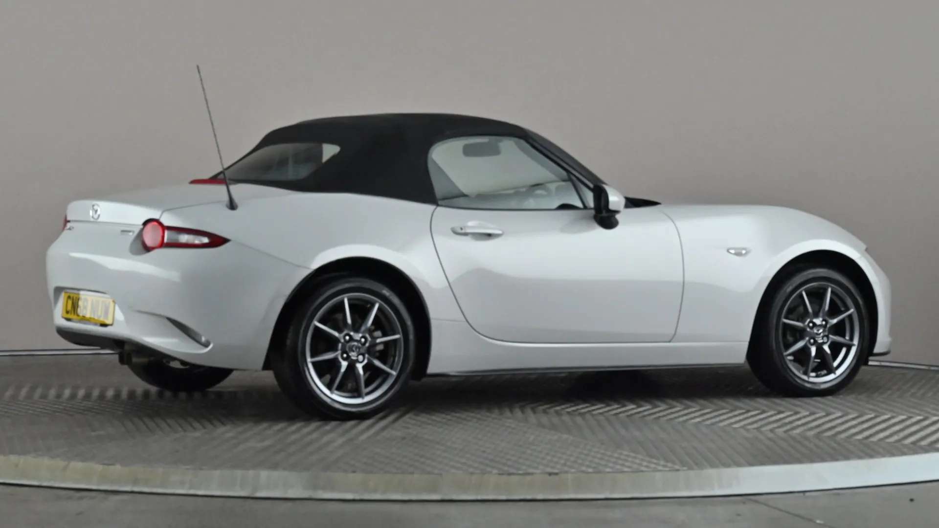 2018 MAZDA MX-5 2018 MAZDA MX-5