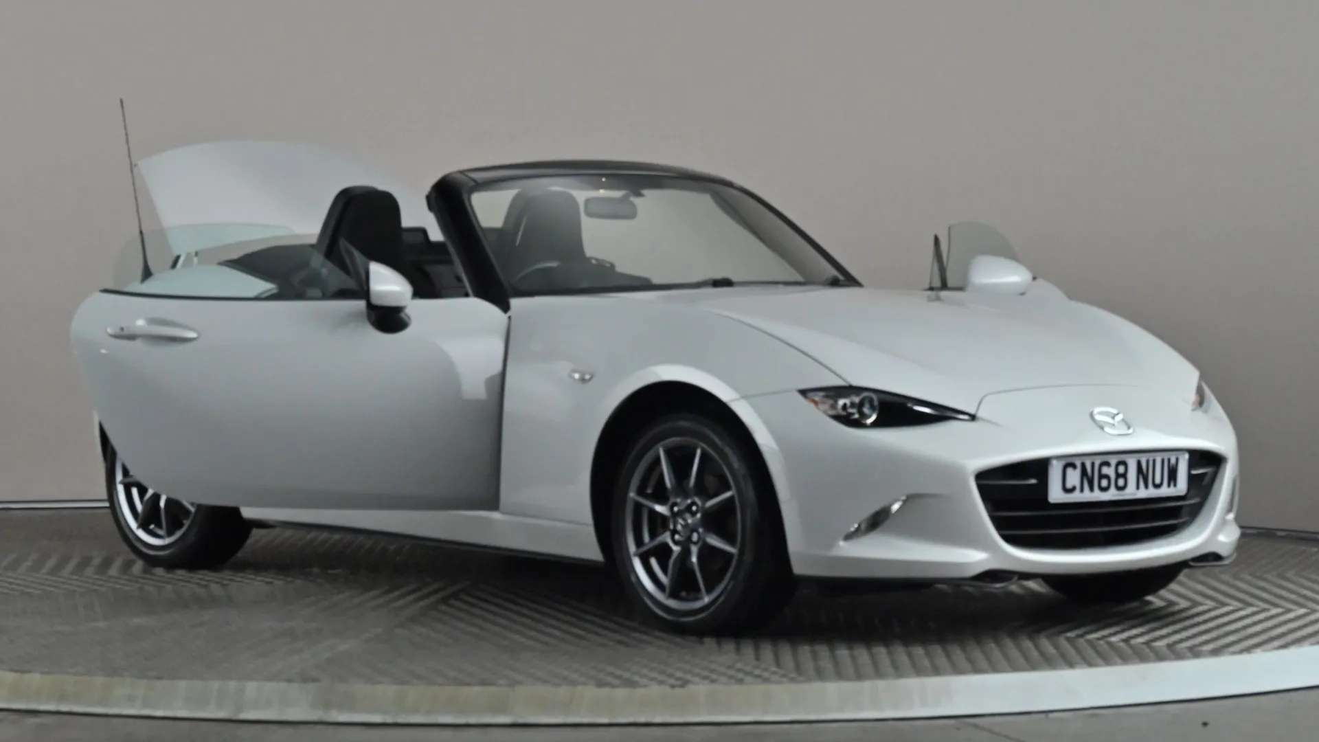 2018 MAZDA MX-5 2018 MAZDA MX-5