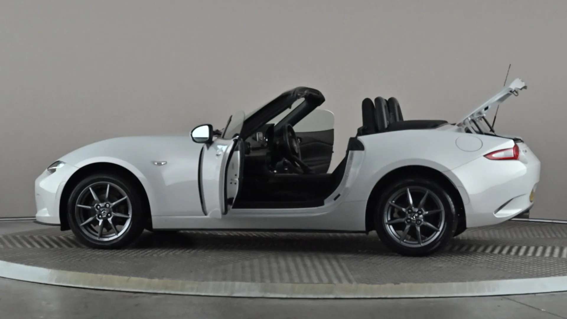 2018 MAZDA MX-5 2018 MAZDA MX-5