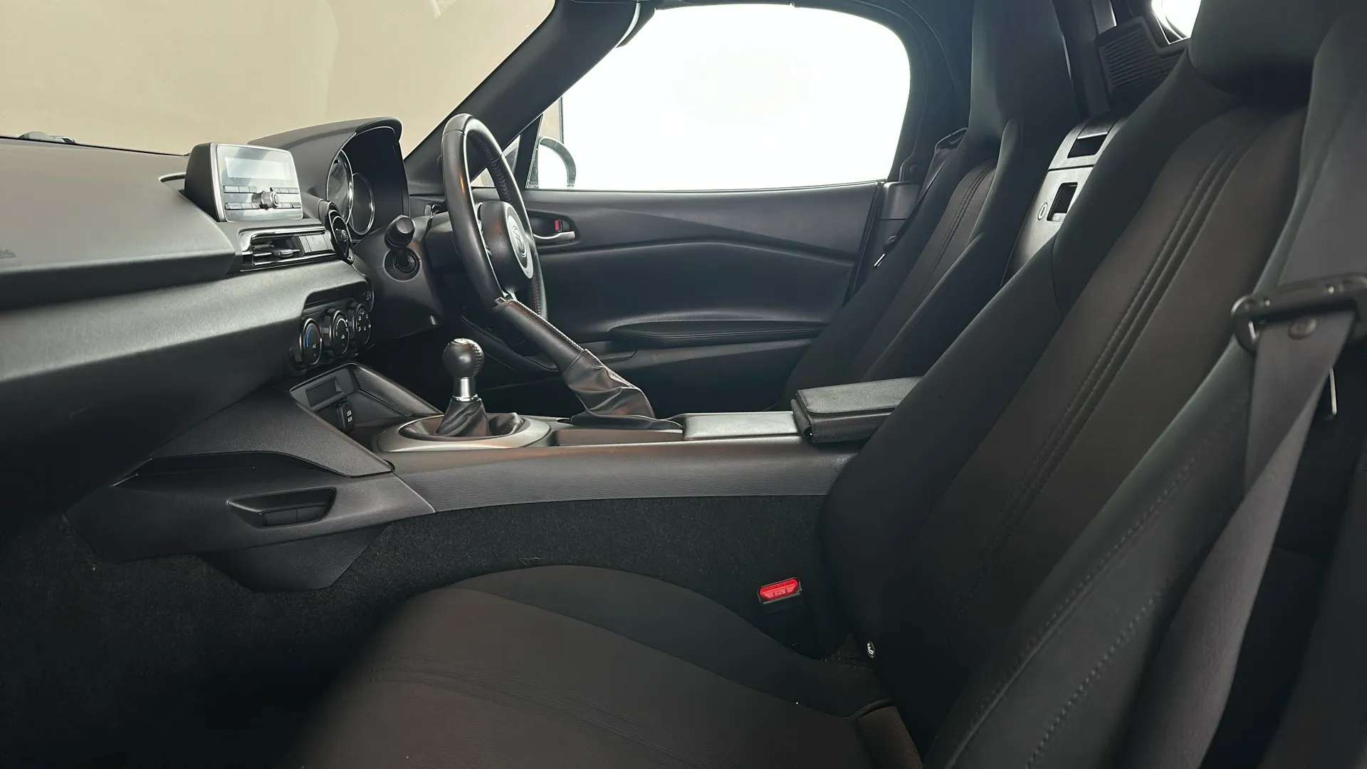 2018 MAZDA MX-5 2018 MAZDA MX-5