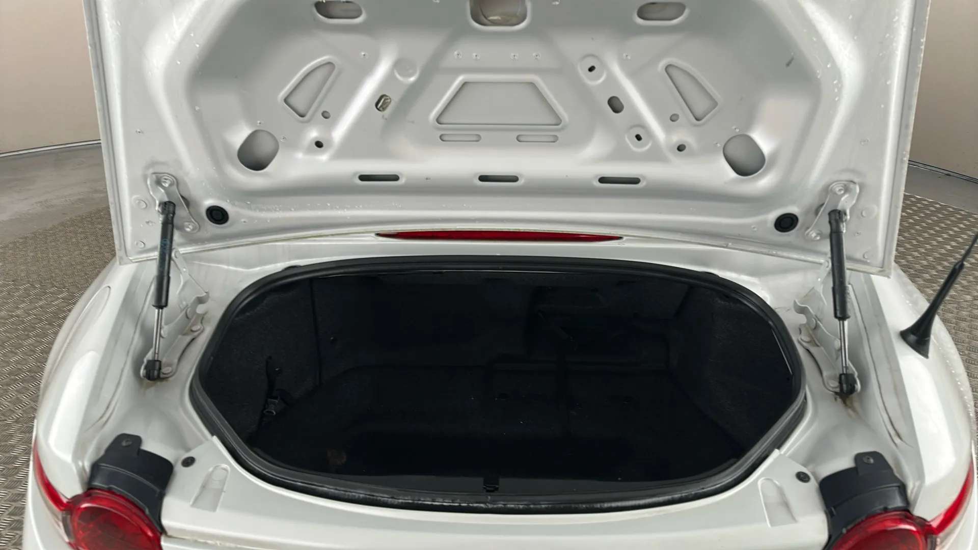 2018 MAZDA MX-5 2018 MAZDA MX-5