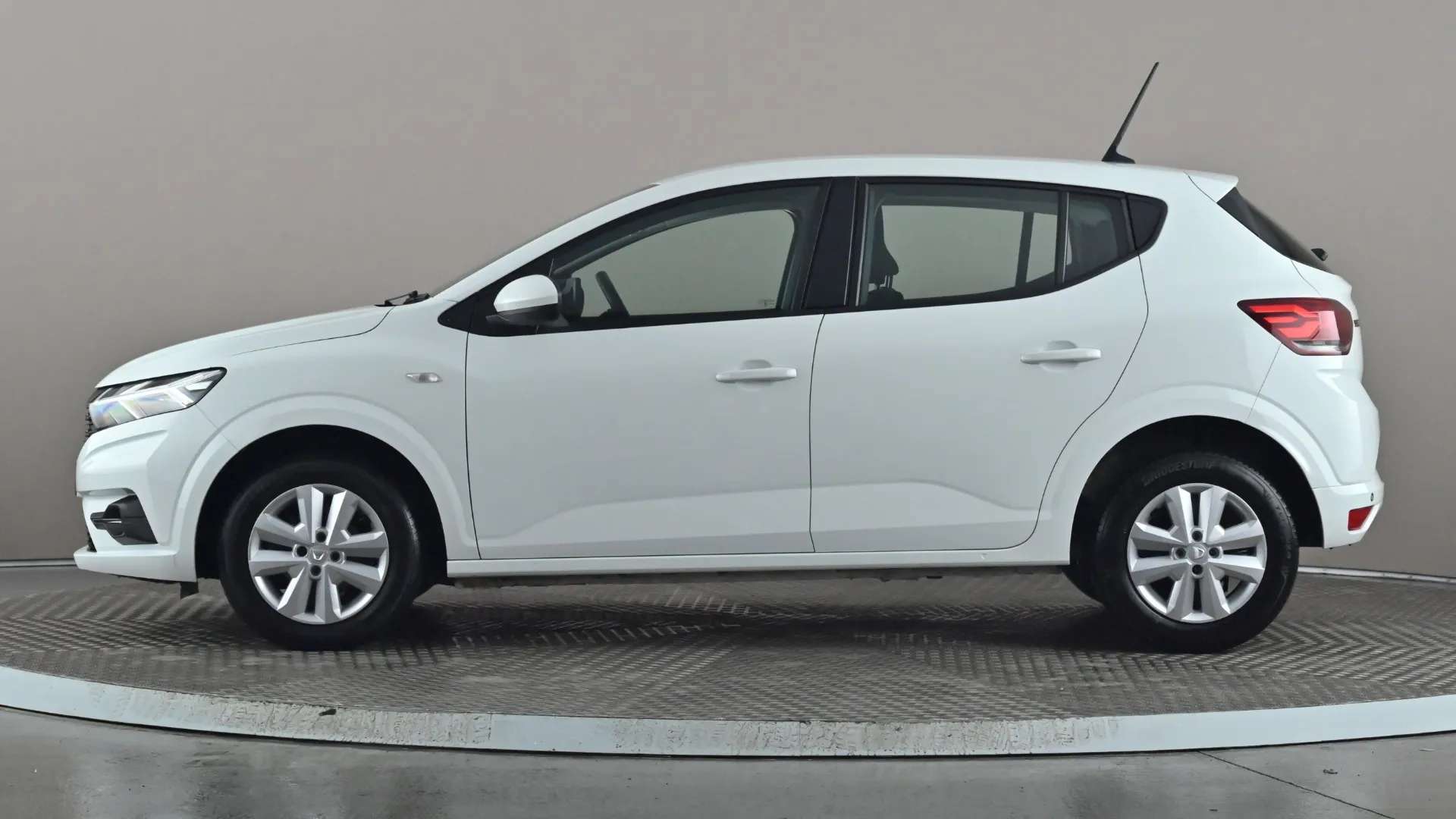 A 2022 DACIA SANDERO 1.0 TCe Comfort A 2022 DACIA SANDERO 1.0 TCe Comfort