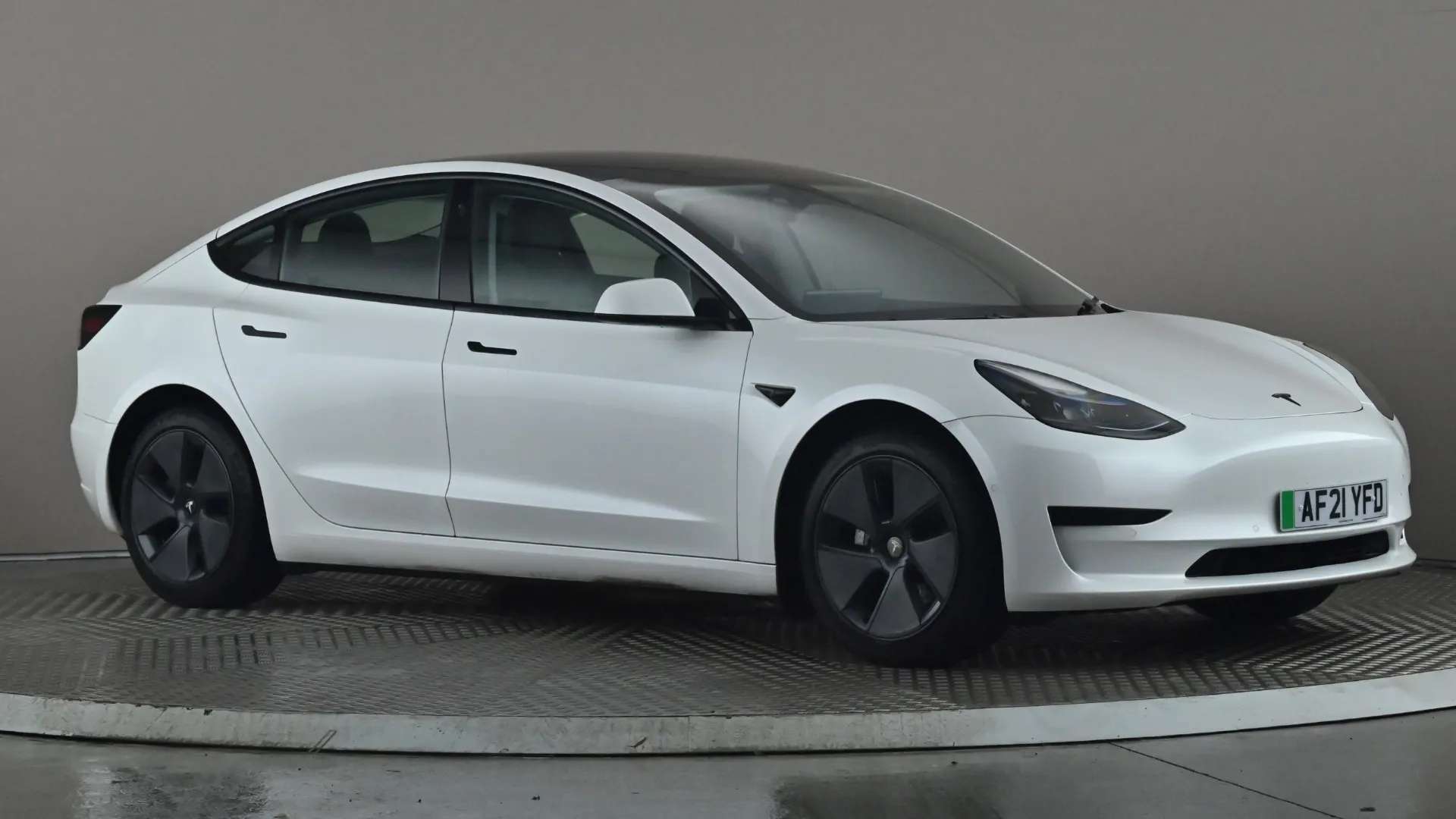 A 2021 TESLA MODEL 3 Standard Plus Auto A 2021 TESLA MODEL 3 Standard Plus Auto