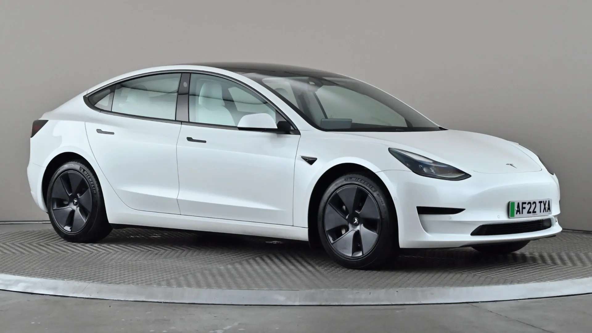 A 2022 TESLA MODEL 3 Standard Plus Auto A 2022 TESLA MODEL 3 Standard Plus Auto