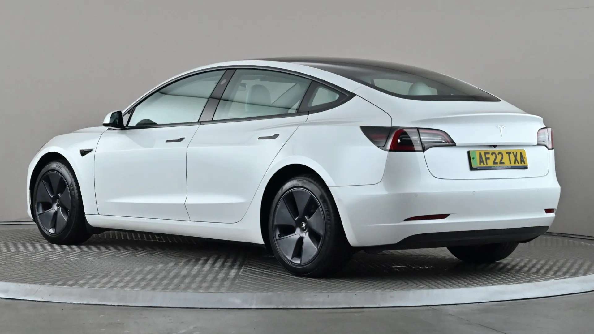 A 2022 TESLA MODEL 3 Standard Plus Auto A 2022 TESLA MODEL 3 Standard Plus Auto