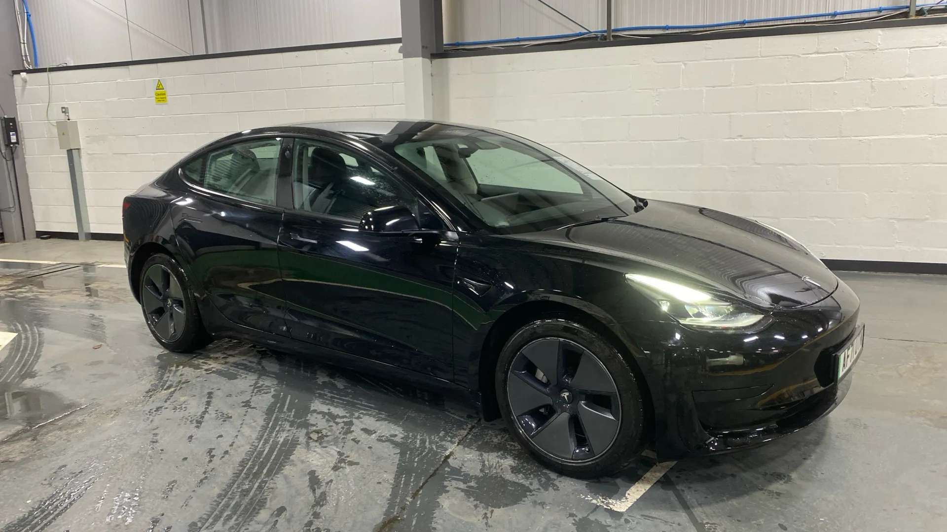 A 2021 TESLA MODEL 3 Standard Plus Auto A 2021 TESLA MODEL 3 Standard Plus Auto