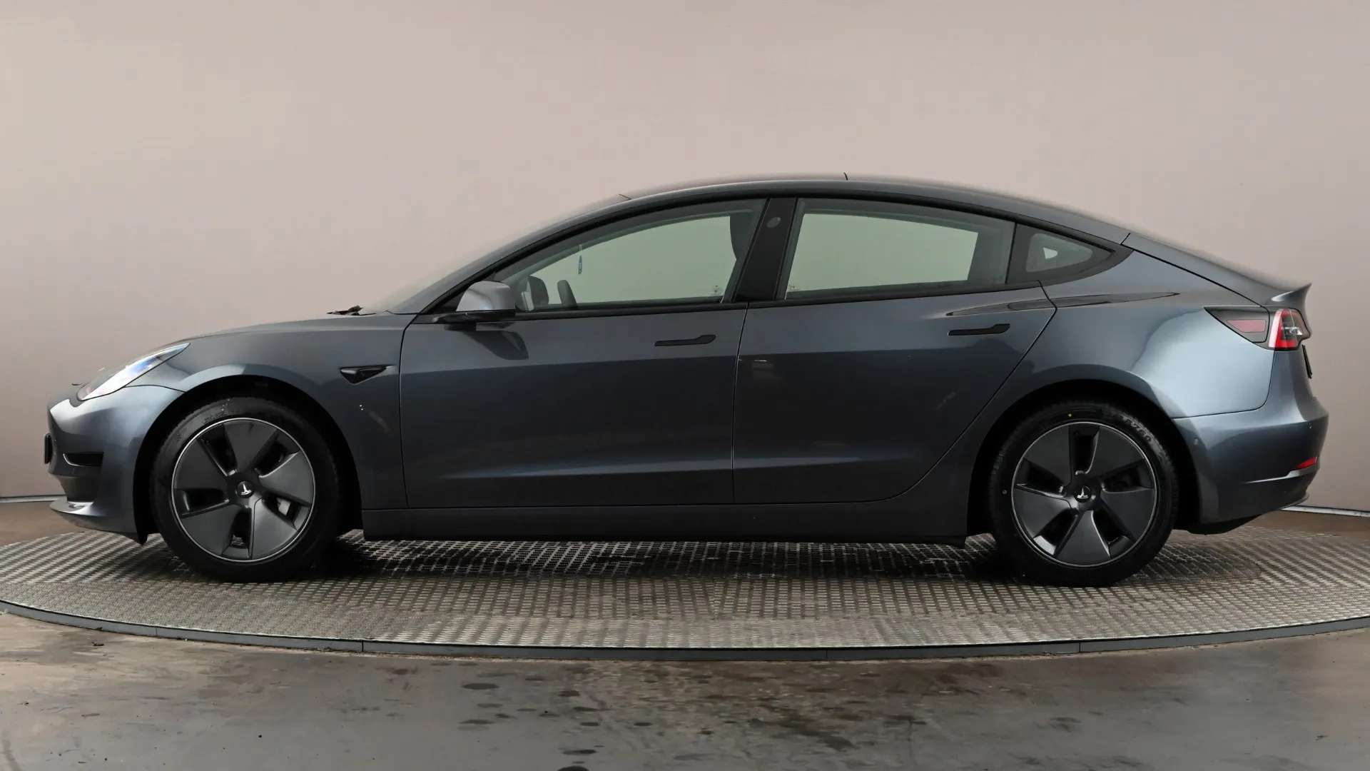A 2021 TESLA MODEL 3 Standard Plus Auto A 2021 TESLA MODEL 3 Standard Plus Auto