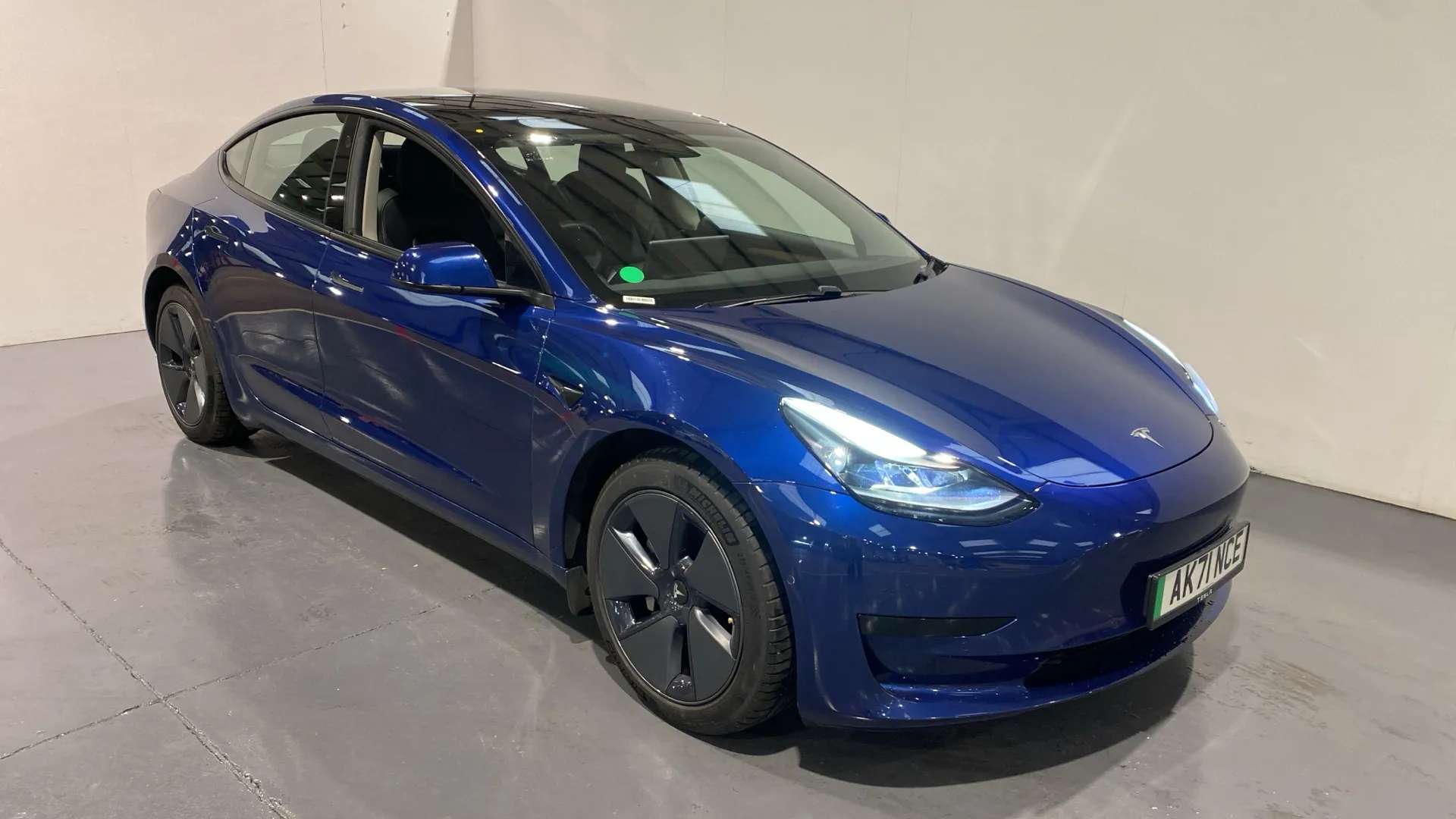 A 2021 TESLA MODEL 3 Standard Plus Auto A 2021 TESLA MODEL 3 Standard Plus Auto