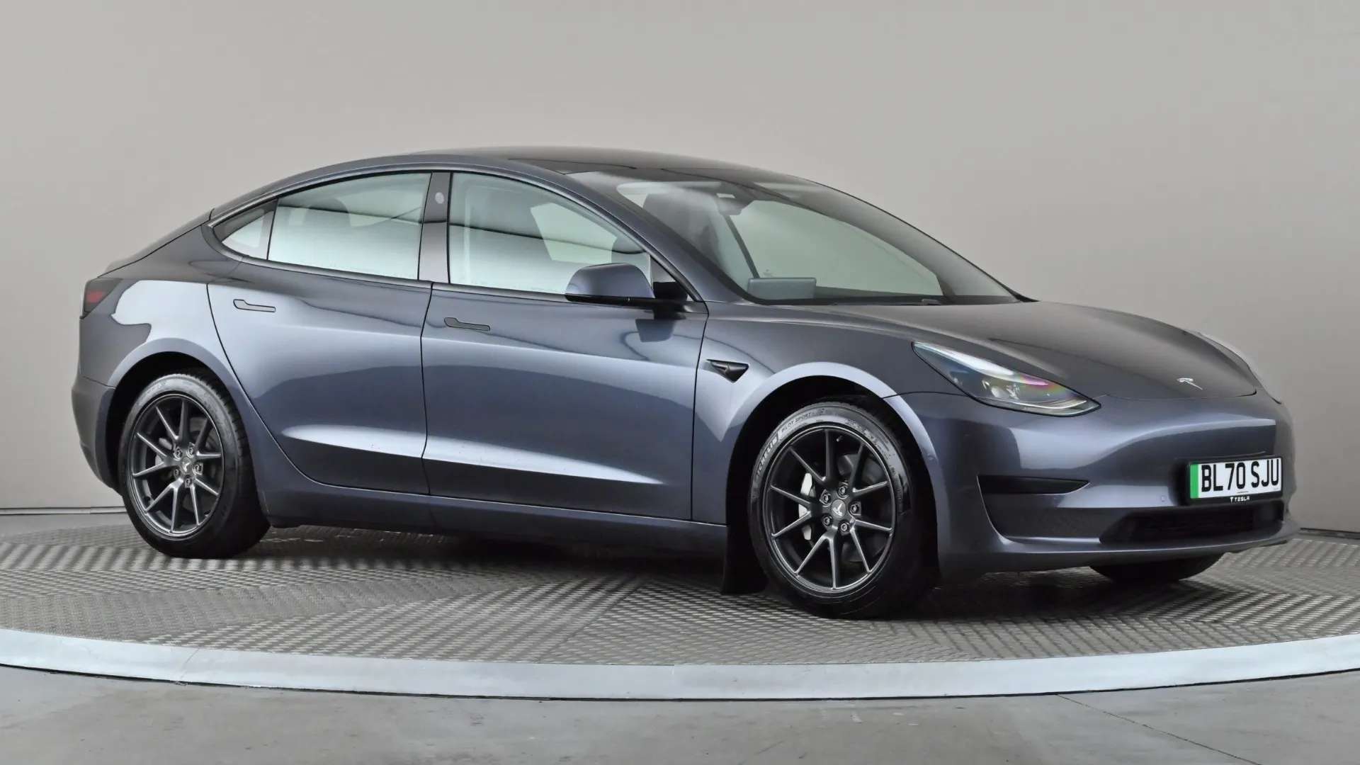 A 2020 TESLA MODEL 3 Standard Plus Auto A 2020 TESLA MODEL 3 Standard Plus Auto