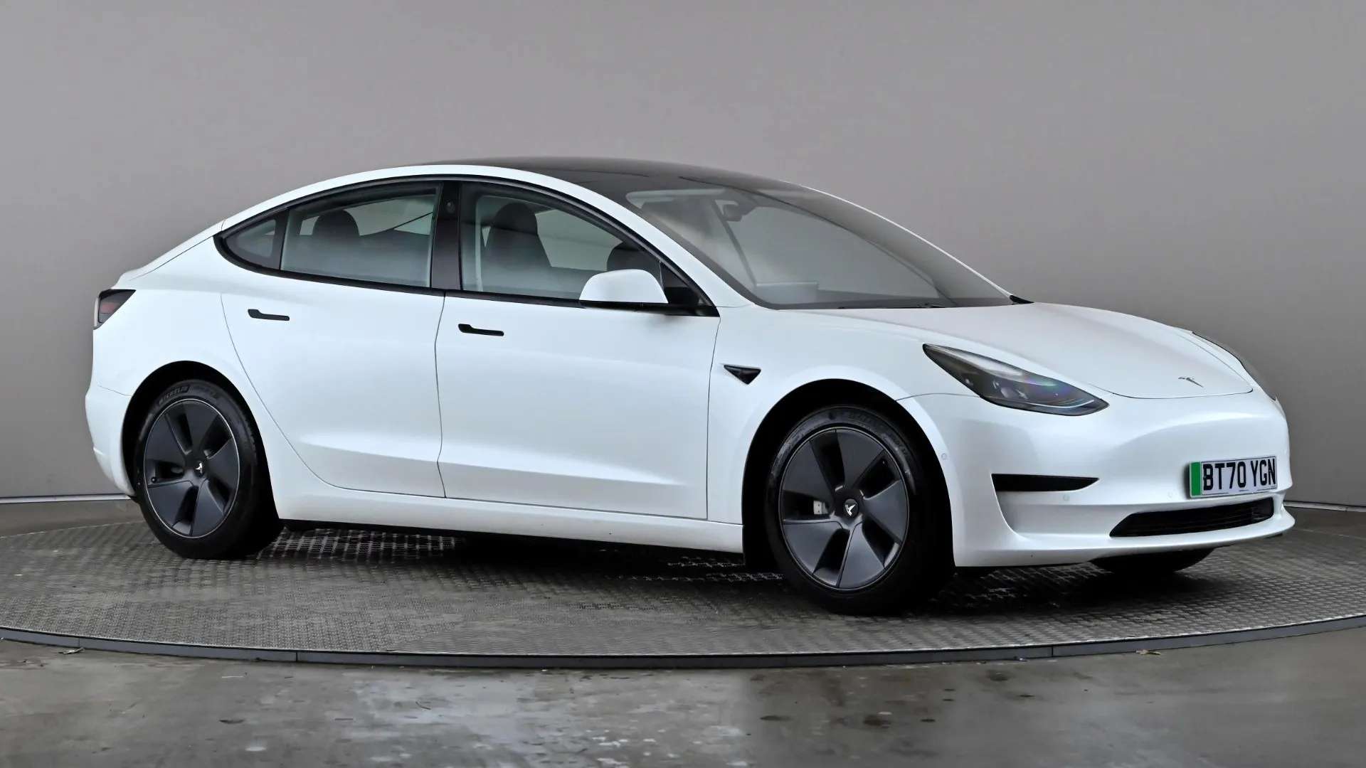 A 2020 TESLA MODEL 3 Standard Plus Auto A 2020 TESLA MODEL 3 Standard Plus Auto