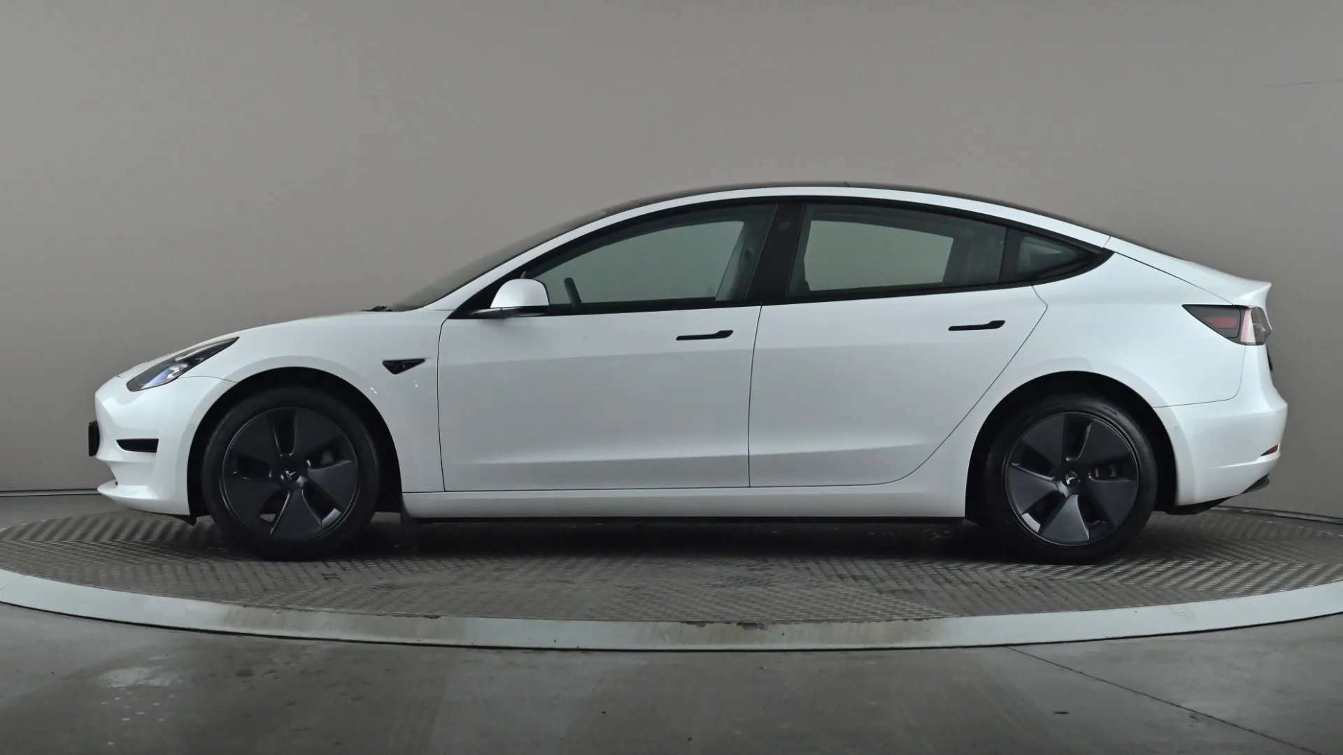 A 2022 TESLA MODEL 3 Standard Plus Auto A 2022 TESLA MODEL 3 Standard Plus Auto