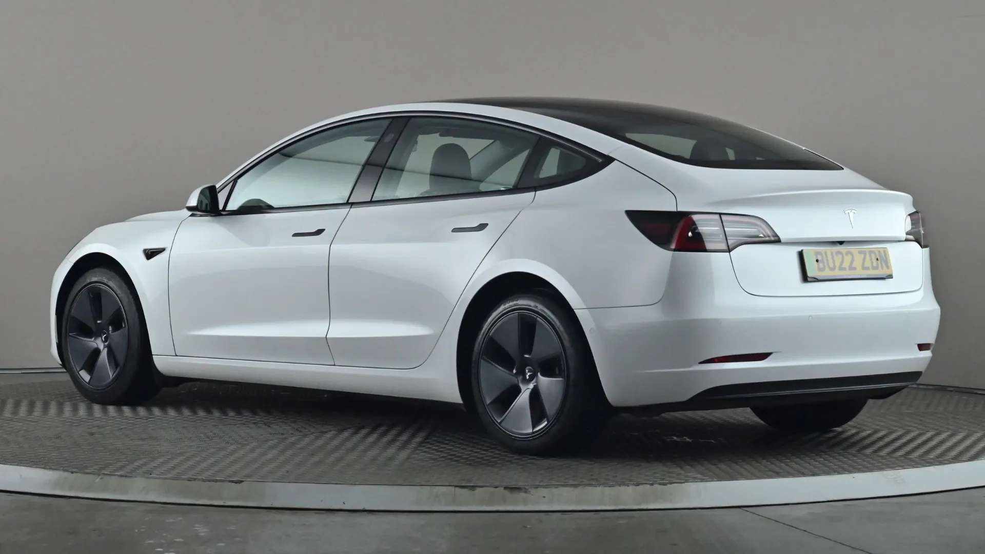 A 2022 TESLA MODEL 3 Standard Plus Auto A 2022 TESLA MODEL 3 Standard Plus Auto
