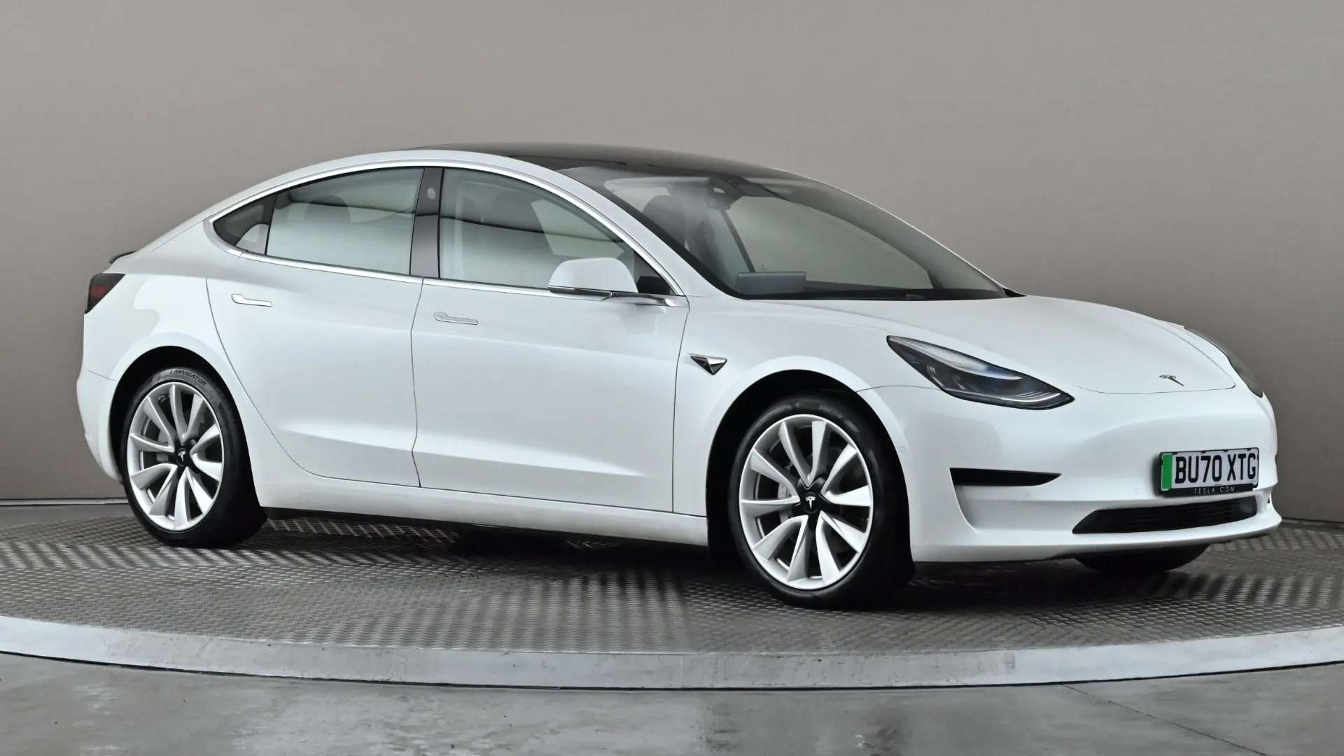 A 2020 TESLA MODEL 3 Standard Plus Auto A 2020 TESLA MODEL 3 Standard Plus Auto