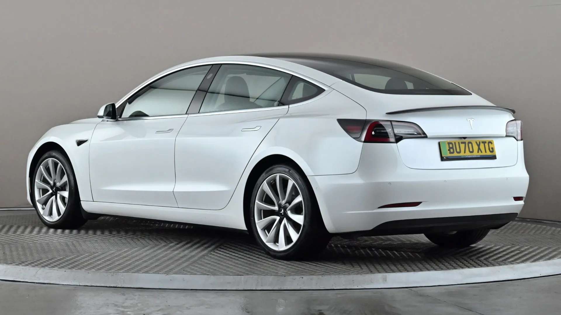 A 2020 TESLA MODEL 3 Standard Plus Auto A 2020 TESLA MODEL 3 Standard Plus Auto